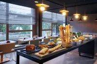 โรงแรมเมอร์เคียว ปารีส ซุด เลซูลีส์ กูร์ตาเบิฟ - พร้อมอาหารเช้า