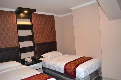 Puncak Budget Hotel - parking