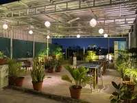 La Paradise Residency - Pensionat