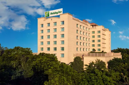 Holiday Inn Agra MG Road Отели рядом с достопримечательностью «Tomb of I'timād-ud-Daulah»