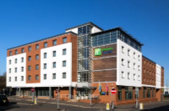 Holiday Inn Express HARLOW by IHG Hotel di 