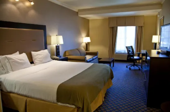 Holiday Inn Express & Suites SAN PABLO - RICHMOND AREA by IHG Hotels near Grizzly Peak