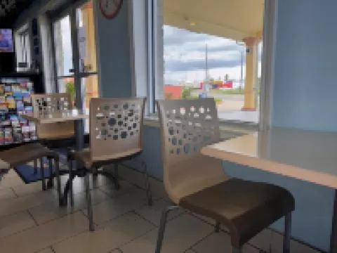 Howard Johnson by Wyndham Galveston