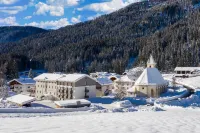 Zum Hirschen Boutique Hotel Val di Non Hotels in Nals