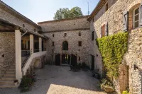 Gîtes au Pied des Cévennes - Domaine les Terres Aoyama - Country Houses