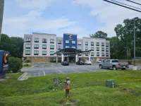 Comfort Suites New Bern Near Cherry Point - parking