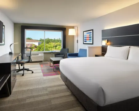 Holiday Inn Express & Suites BRUNSWICK by IHG ブランズウィックのホテル