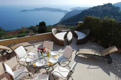 Stunning Penthouse with Panoramic Views of EZE Village and the French Riviera 鄰近Point de vue panoramique的酒店