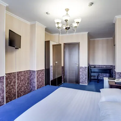 Teatralny Hotel Pushkin Street (Pushkinskaya ulitsa) 주변 호텔