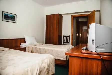 Южная Отели рядом с достопримечательностью «Памятник Остапу Бендеру»