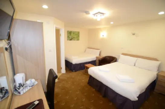 Cranbrook Hotel Hotels near Ilford Station