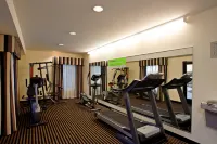 La Quinta Inn & Suites by Wyndham NE Long Beach/Cypress Hotels in Cerritos