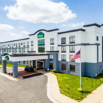 Wingate by Wyndham Chantilly / Dulles Airport Hotels near University of North America