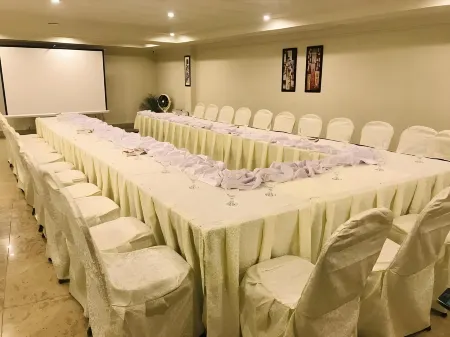 Hotel One Mall Road Murree