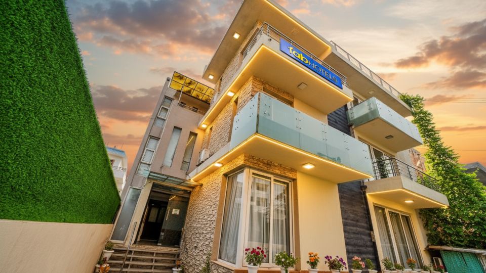 FabHotel Rivlet
