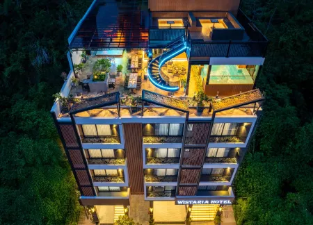 Cat Ba Wistaria Hotel - Pool & Massage Отели рядом с достопримечательностью «Кот Ба»