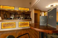 Palm Court Hotel - bar