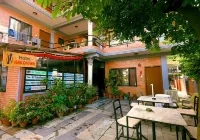 ホテル ハコニワ