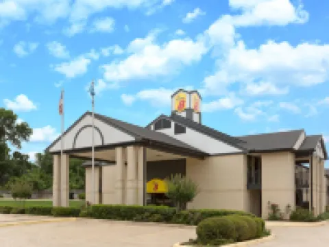 Super 8 by Wyndham Ruston ラストンのホテル