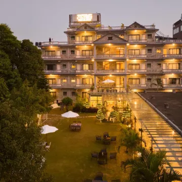 Hotel Crown Himalayas