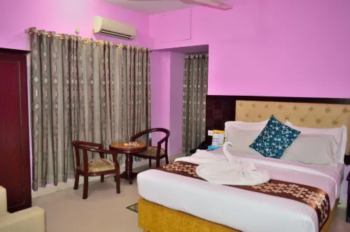 Hotel Regal Palace - Airport Shuttle
