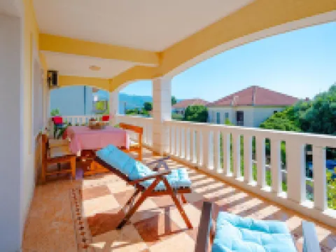 Apartments Mladenka Hotels in Orebic