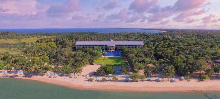 Breeze Pasikudah Hotels in Batticaloa
