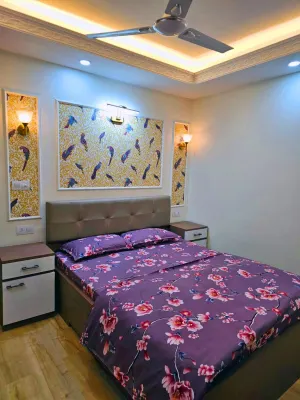 Luxury 3BHK Apt • City View • AC • Fast WiFi - 레지던스