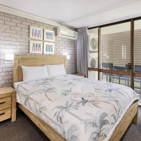 Merrima Court Holidays
