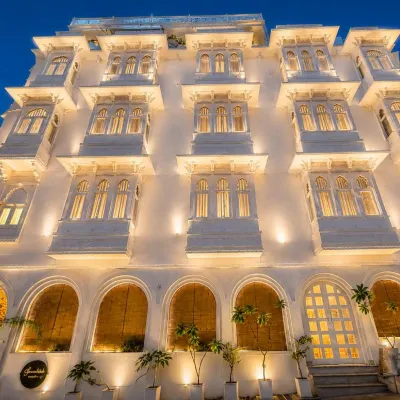 Grandrosse Boutique - Pichola Lake Facing Hotel バダ・マハル周辺のホテル