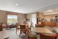 Days Inn & Suites by Wyndham Cochrane Hotels in Cochrane