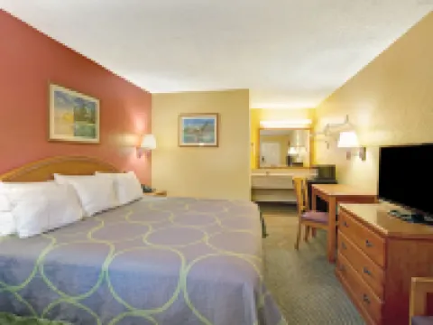 Super 8 by Wyndham la Marque TX/Texas City Area Hotels in La Marque