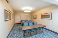 La Quinta Inn & Suites by Wyndham Jonesboro Hotels in Jonesboro