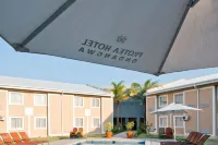 Protea Hotel Ondangwa - Pools