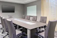 คอร์ทยาร์ด บัฟฟาโล ดาวน์ทาวน์ / คานาลไซด์