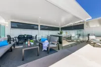 Sundeck Gardens - Airport Shuttle