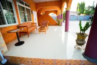 Bays Villa, Koforidua - parking