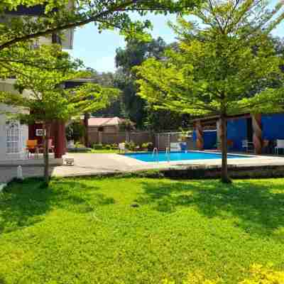 Top Lodge in Blantyre Hotel Exterior