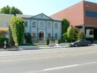 Hotel del Flores Các khách sạn gần Franklin D. Murphy Sculpture Garden