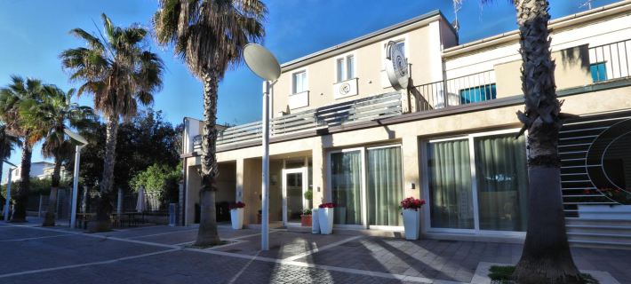 Hotel Cecina Beach Hotele w: Cecina