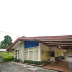 Rumah Engkong Family Villa & Studio Hotels in Candi