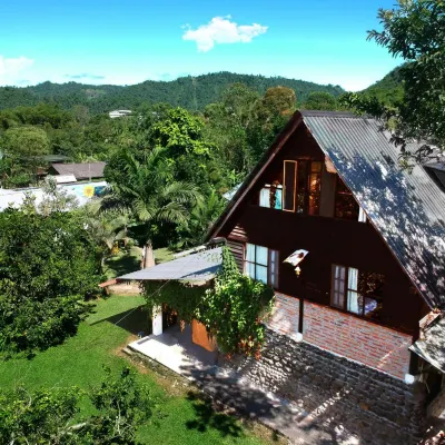 Casa de Piedra Hotels near Mindo