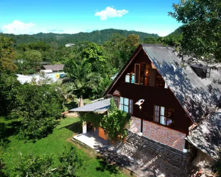 Mindo Casa de Piedra Hoteles en Mindo