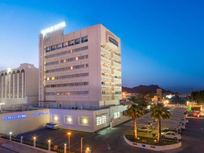 Al Falaj Hotel