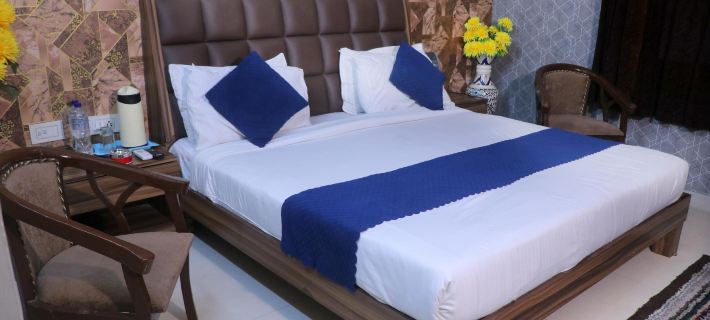 Hotel Panache 500 Mtrs from Shri Krishna Janma Bhumi Teample Ξενοδοχεία στην πόλη Mathura