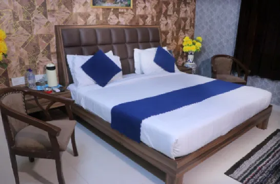 Hotel Panache 500 Mtrs from Shri Krishna Janma Bhumi Teample Hotels near Shri Krishna Janmasthan