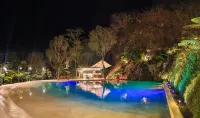 Glamping Menoreh Hotel di Samigaluh