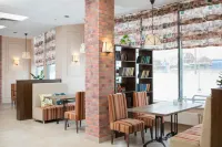 Velvet Hotel - Homestays