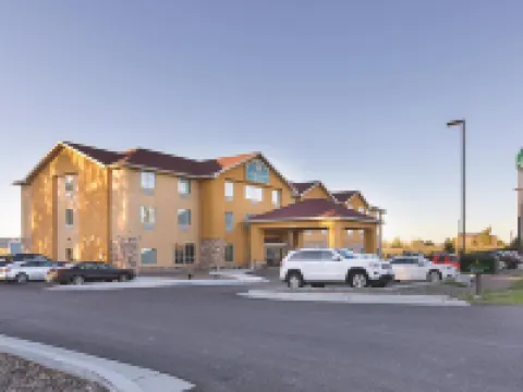 La Quinta Inn & Suites by Wyndham Glendive Hotels in Glendive