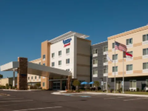 แฟร์ฟิลด์ อินน์แอนด์สวีทส์ บายแมริออท ฟาแยตวิลล์นอร์ท โรงแรมในเฟย์เอตต์วิลล์